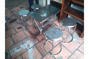 thu-mua-ban-ghe-inox-cu